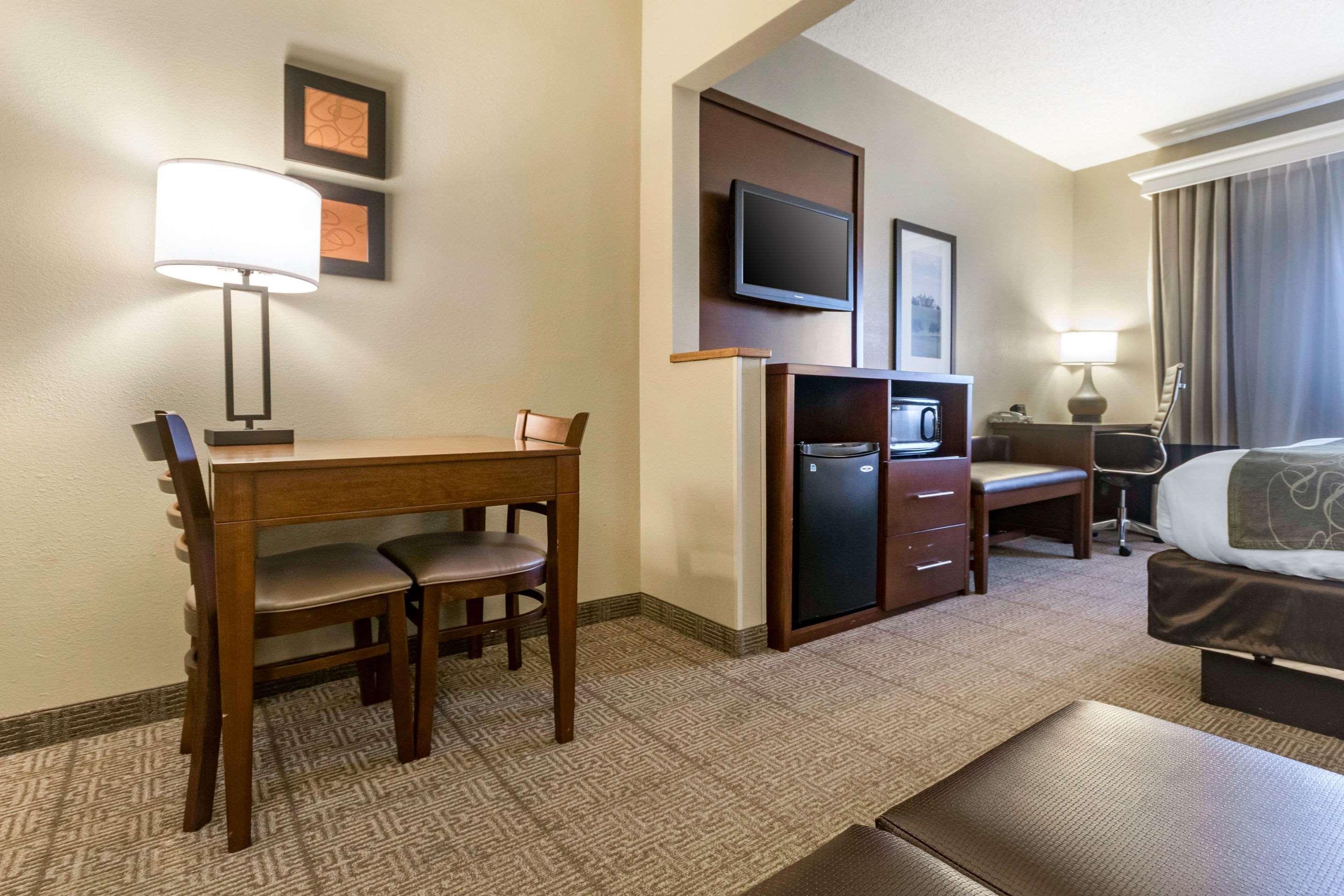 Comfort Suites Keeneland Lexington Exteriör bild
