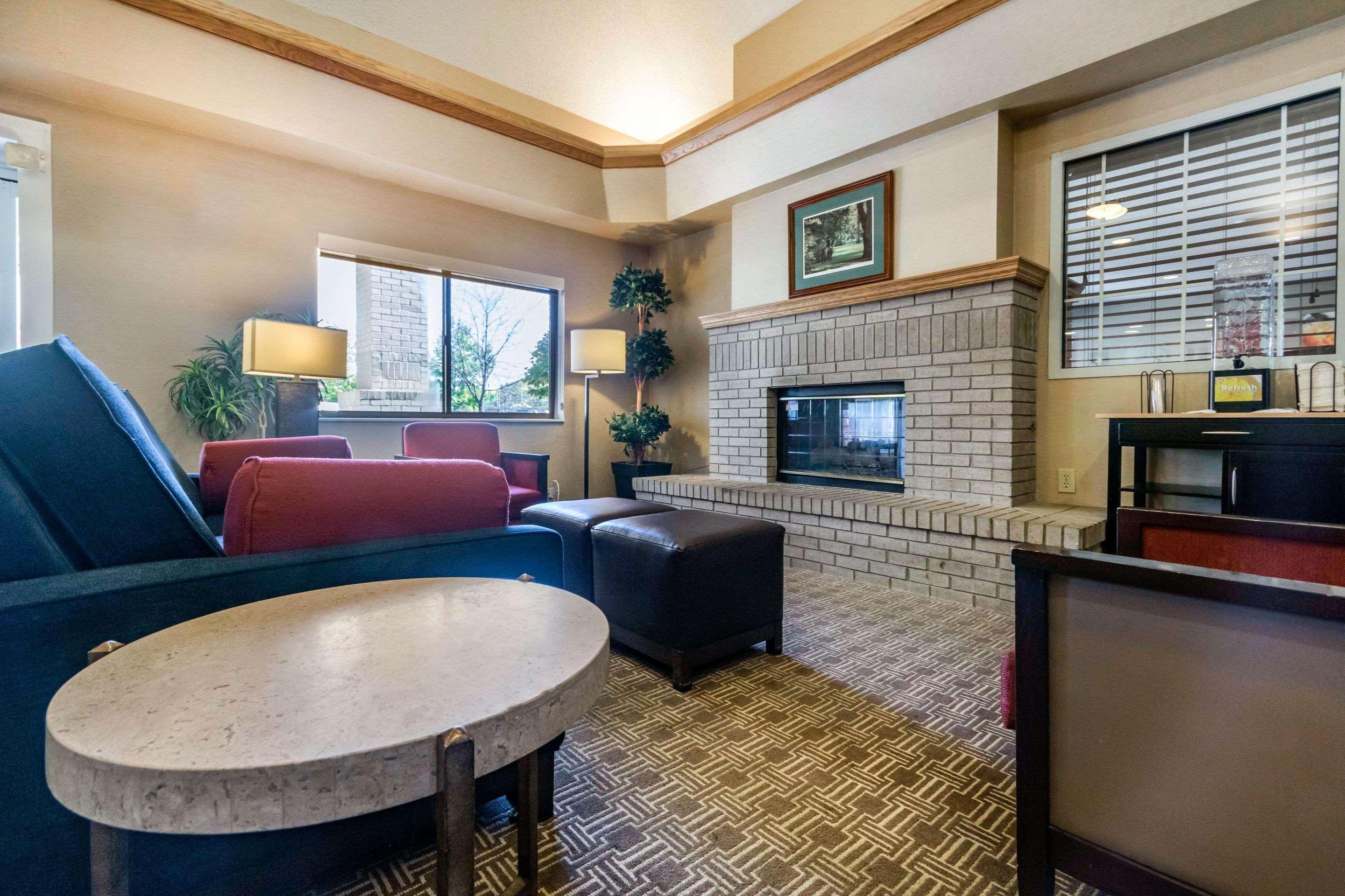 Comfort Suites Keeneland Lexington Exteriör bild