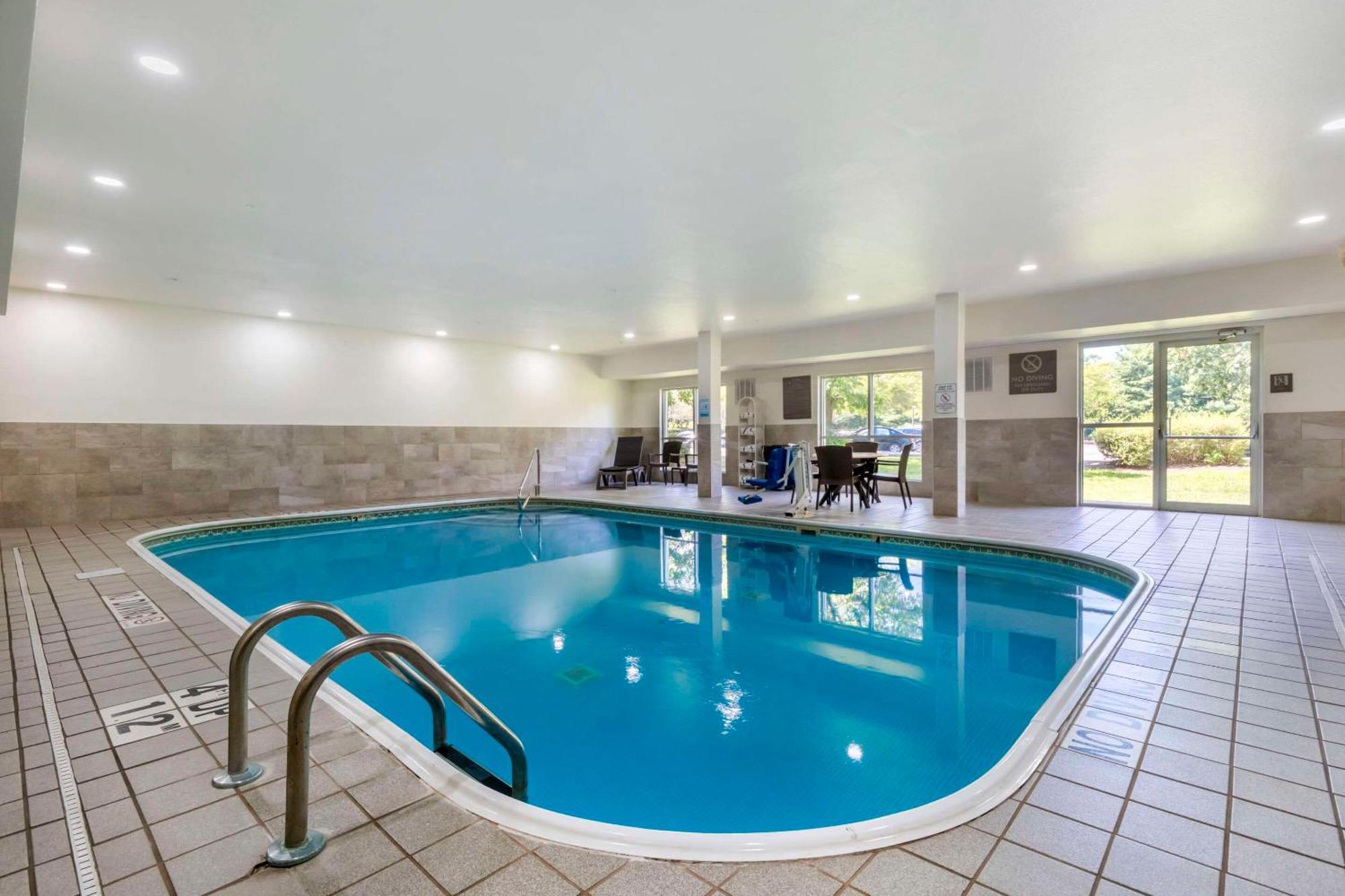 Comfort Suites Keeneland Lexington Exteriör bild